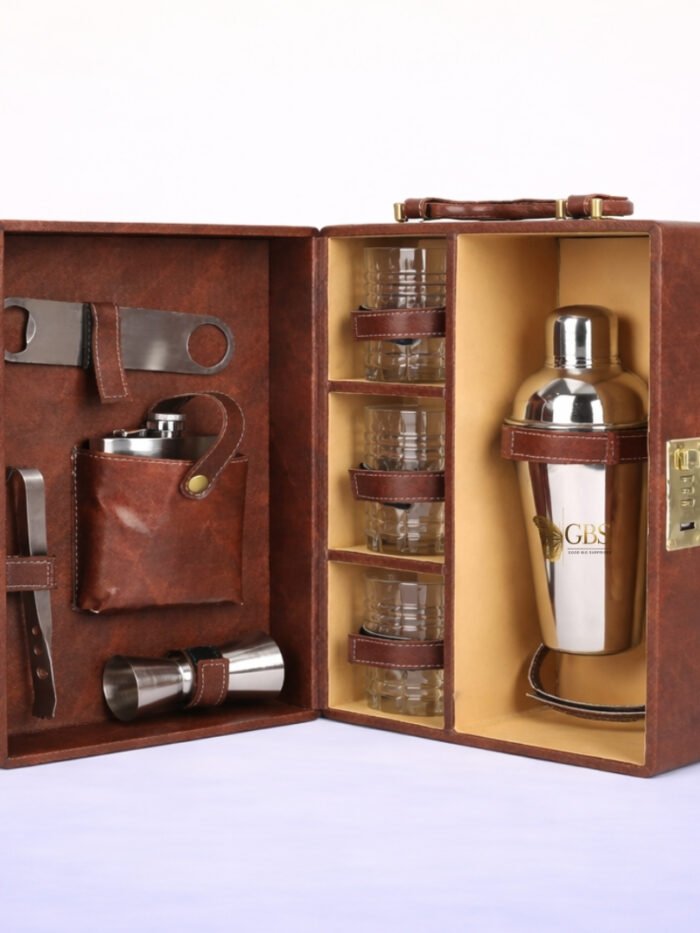 The Aristocrat’s Travel Bar Case