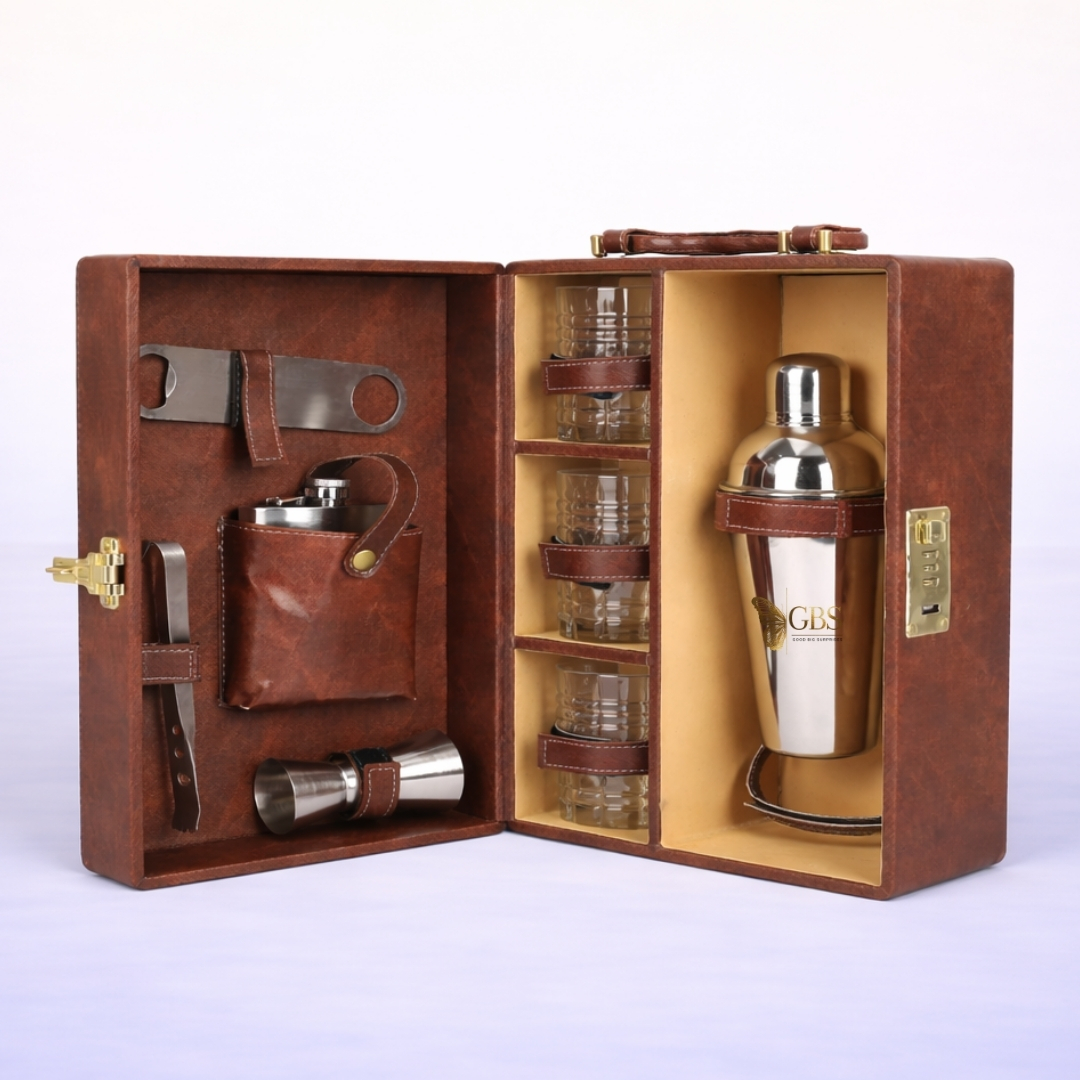 The Aristocrat’s Travel Bar Case